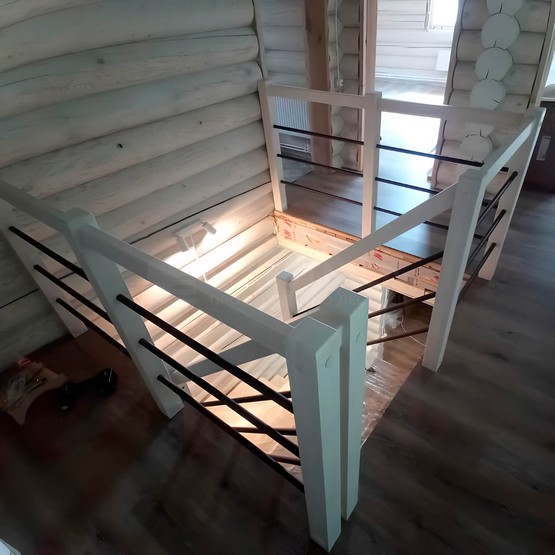 Лестница на металлокаркасе Амбри