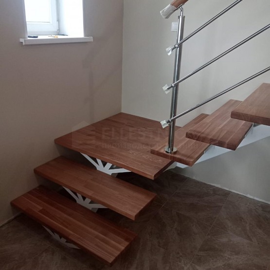 Лестница на металлокаркасе Саванна