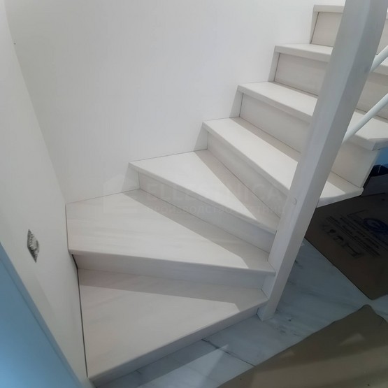 Лестница на металлокаркасе Орландо