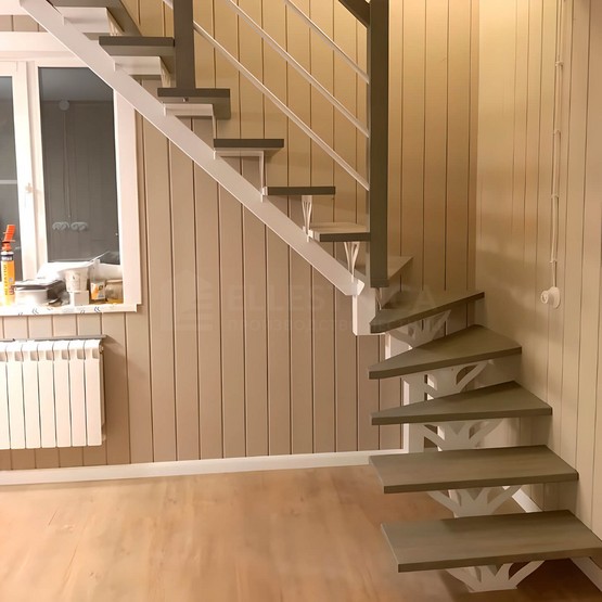Лестница на металлокаркасе Мемфис